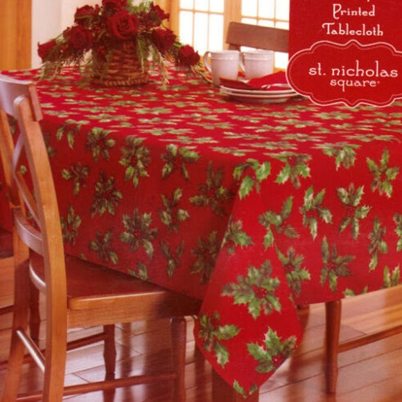 NEW 60" x 102" TABLECLOTH Christmas Fabric Traditional Red & Green Holly Leaves - Picture 2 of 4